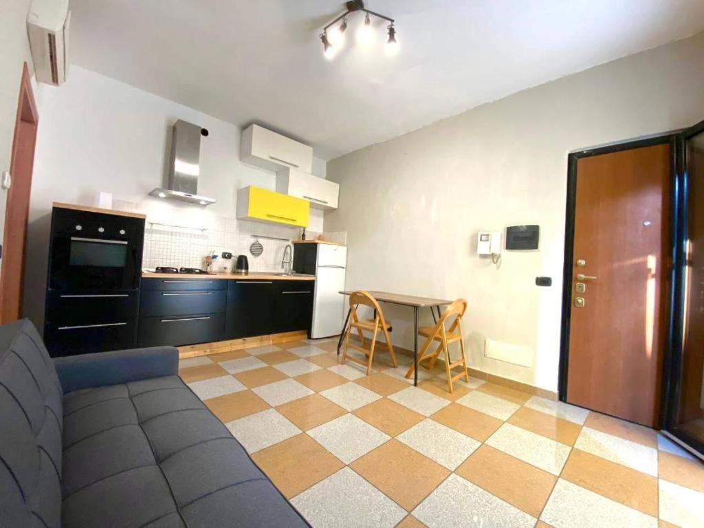 Conte Rosso House, Con Doppia Terrazza In Coorte Tranquilla A Due Passi Da Stazione E Metropolitana Lambrate Διαμέρισμα Μιλάνο Εξωτερικό φωτογραφία