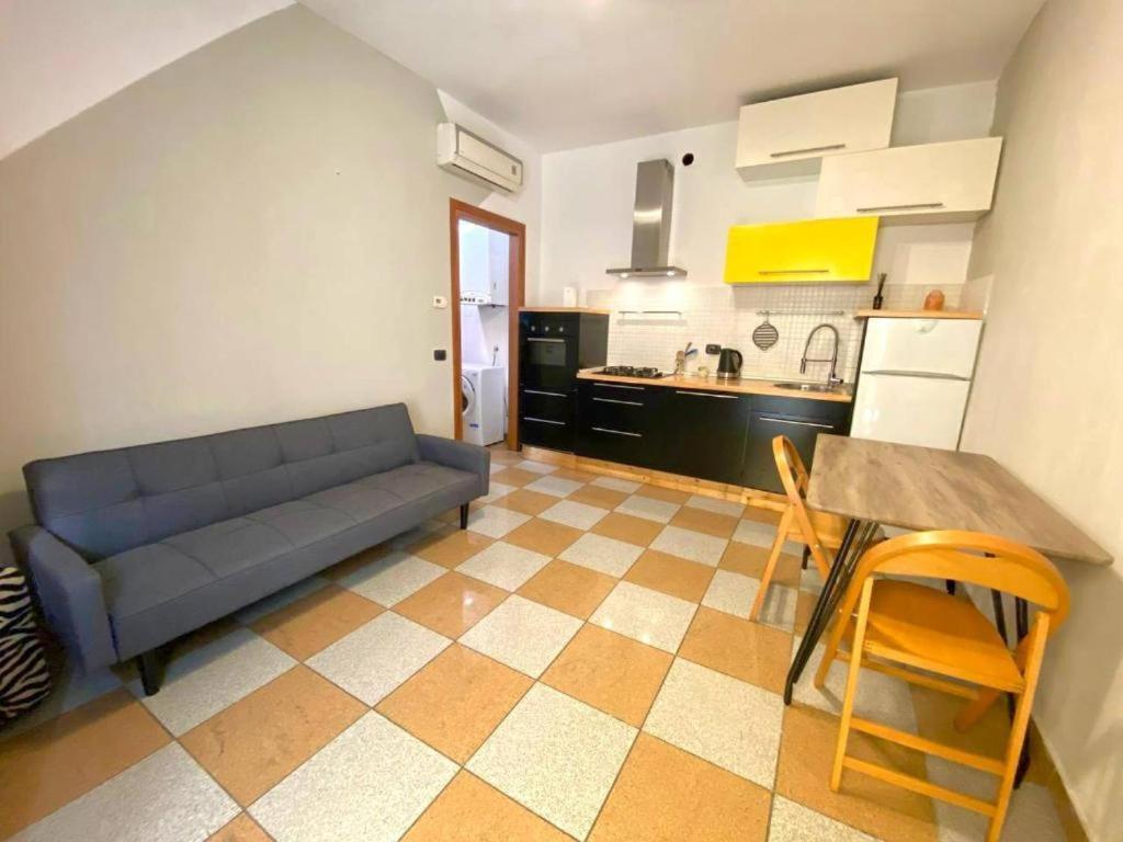 Conte Rosso House, Con Doppia Terrazza In Coorte Tranquilla A Due Passi Da Stazione E Metropolitana Lambrate Διαμέρισμα Μιλάνο Εξωτερικό φωτογραφία
